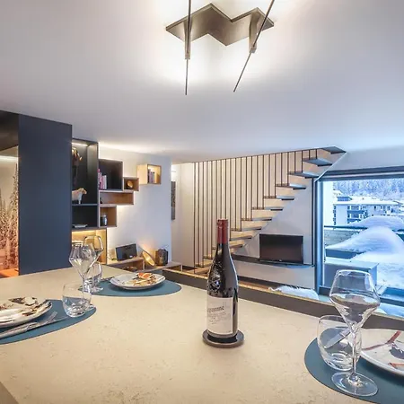 Duplex Avec Sauna Et Vue Mont Blanc Au Centre De Chamonix 霞慕尼